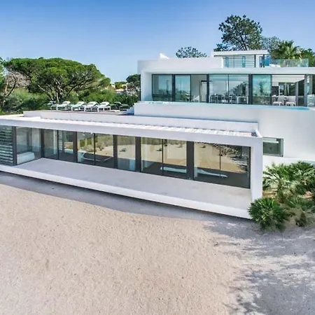 Villa Sleeps 8 With Pool Air Con And Wifi Vale do Lobo