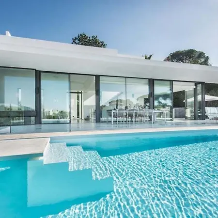 Sleeps 8 With Pool Air Con And Wifi Vale do Lobo