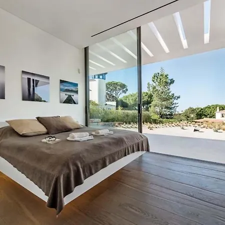 Sleeps 8 With Pool Air Con And Wifi Villa