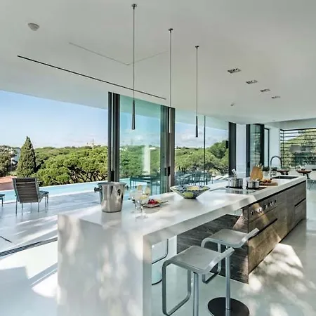 Sleeps 8 With Pool Air Con And Wifi Vale do Lobo
