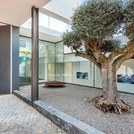 Sleeps 8 With Pool Air Con And Wifi *
